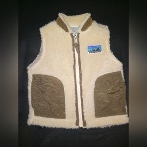 Patagonia vest size 18m